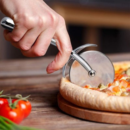 roulette a pizza round knife pates fines epaisses